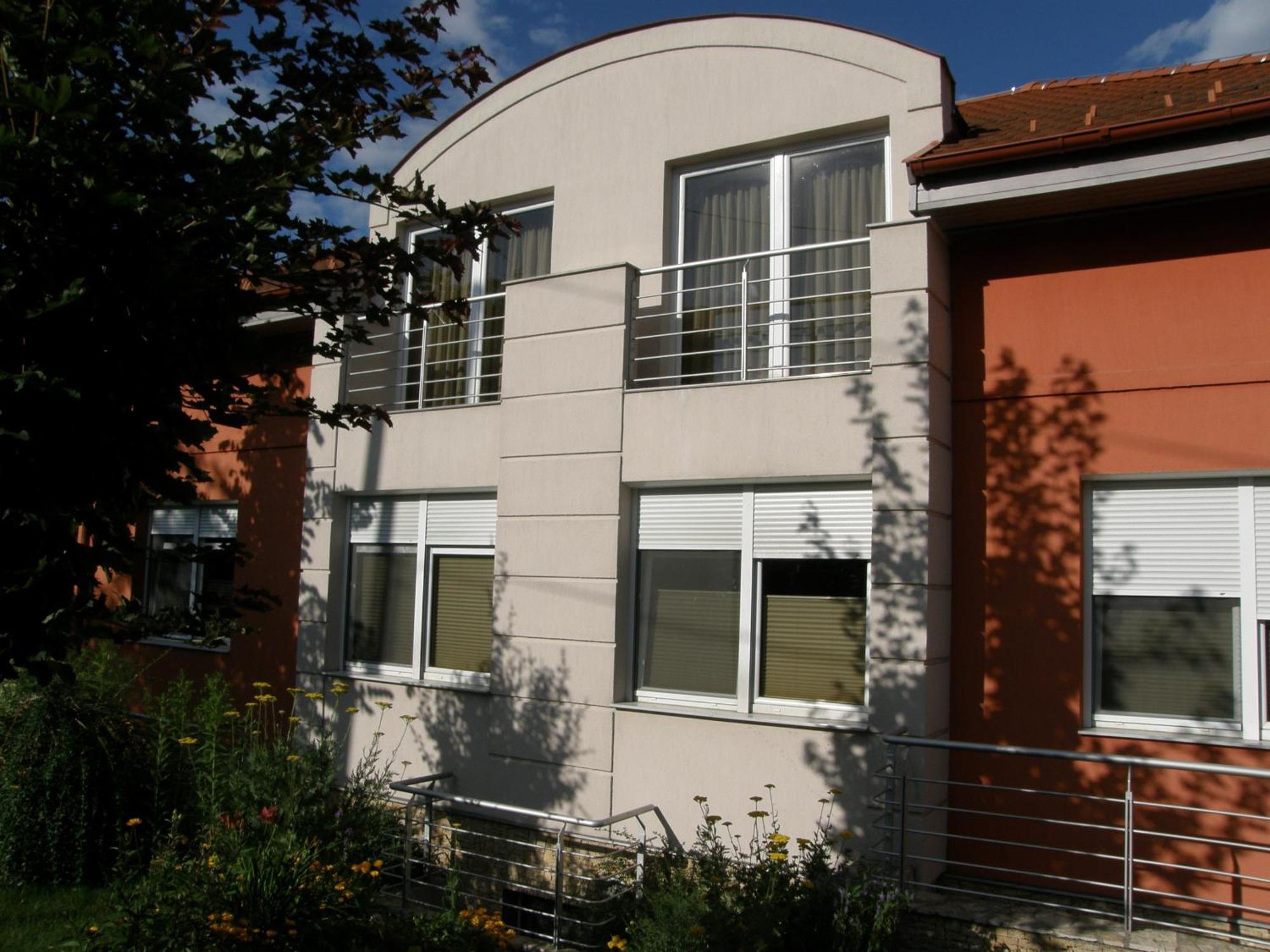 Promedicum Panzio Hotell Veszprém Exteriör bild